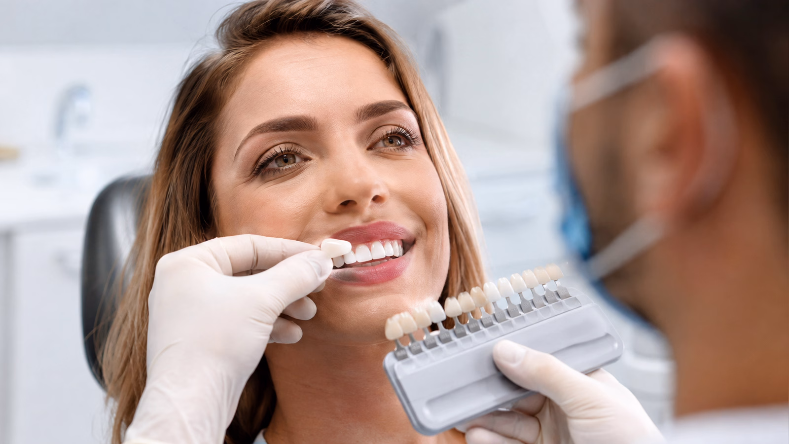Carillas de porcelana: estética, translucidez y planificación conservadora